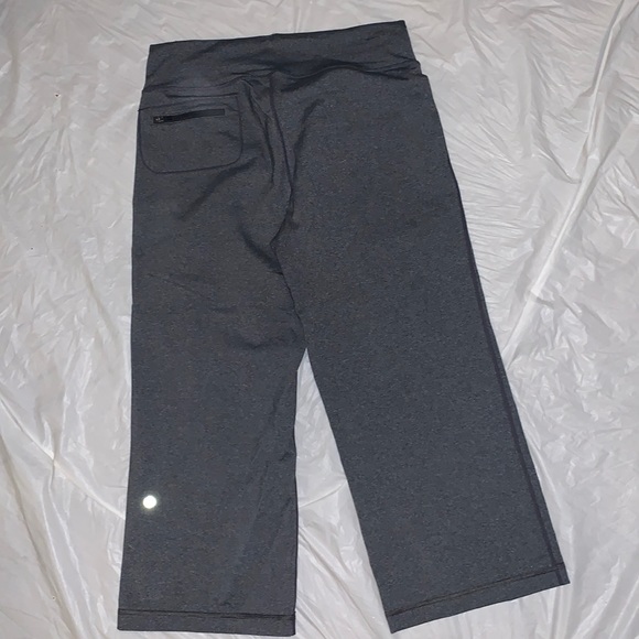 lululemon athletica Pants - Lululemon relaxed fit crop size 6